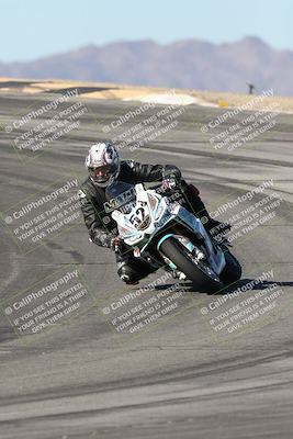 media/Dec-07-2025-CVMA (Sun) [[3e7d2de5dc]]/Race 7-Formula Lightweight Twins Shootout/